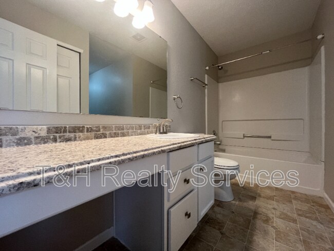 Foto del edificio - 6827 Amber Springs Way