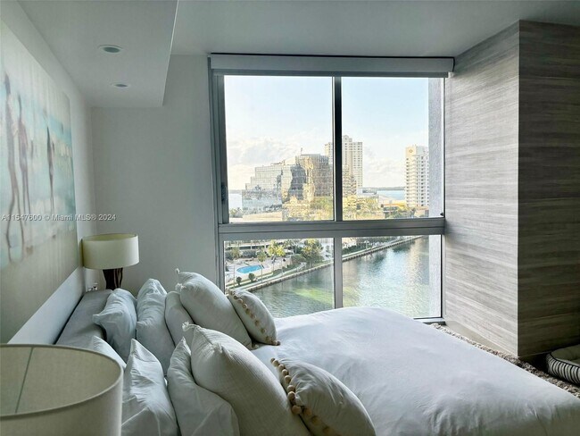 Foto del edificio - 495 Brickell Ave