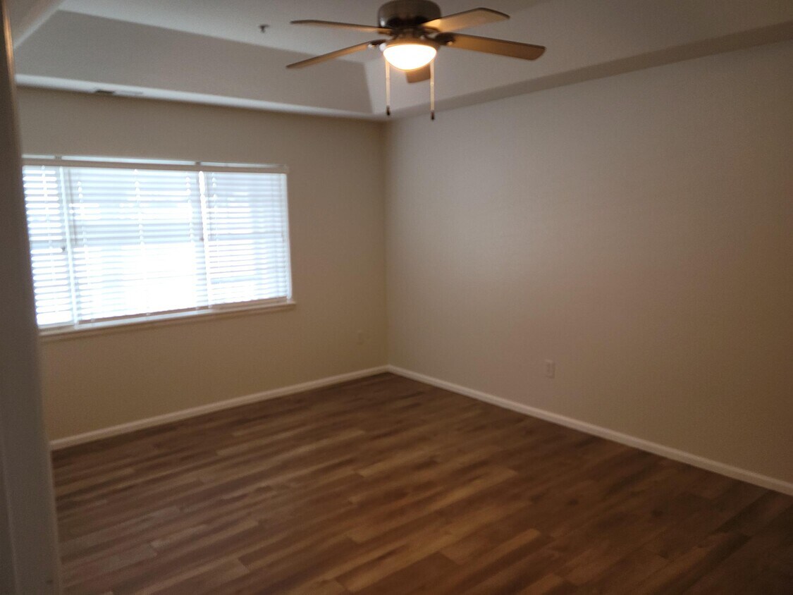 Building Photo - 5026 Northern Lights Dr