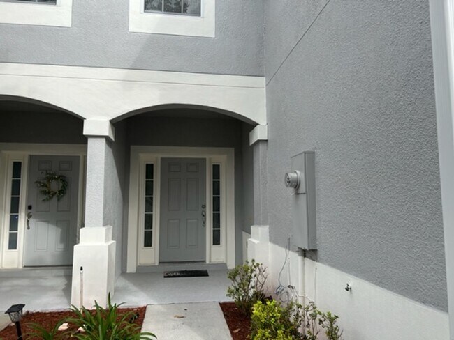 Foto del edificio - MOVE IN NOW! Beautiful 3 bed 2.5 bath town...