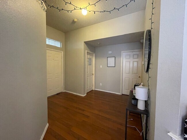 Building Photo - 5424 Kingsknowe Pkwy