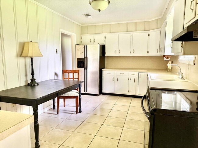 Foto del edificio - 9384 S Riveroaks Dr