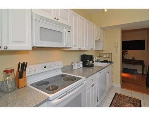 Primary Photo - 60e Glen Rd