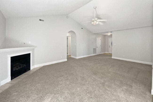 Building Photo - 4201 Miracle Ln