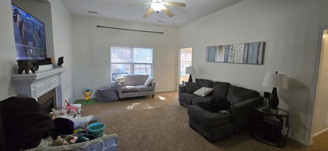 Building Photo - 301 Port Way