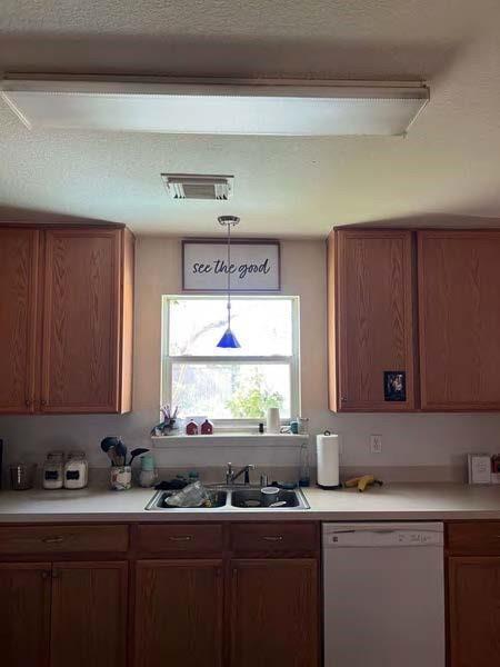 Foto del edificio - 18123 Temple Hill Ln