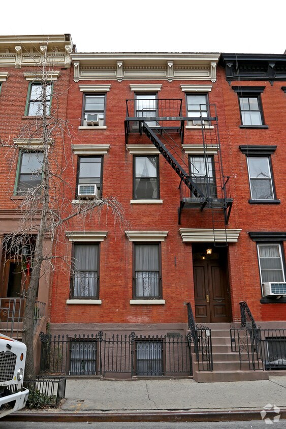 Building Photo - 329 W 18th St