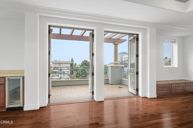 Building Photo - 11961 Darlington Ave