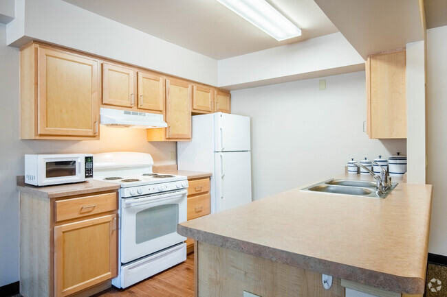 1BR, 1BA - 554SF - Kannenberg Plaza