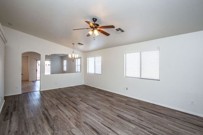 Foto del edificio - Camelback Ranch!Featuring 3 bedroom + bonu...