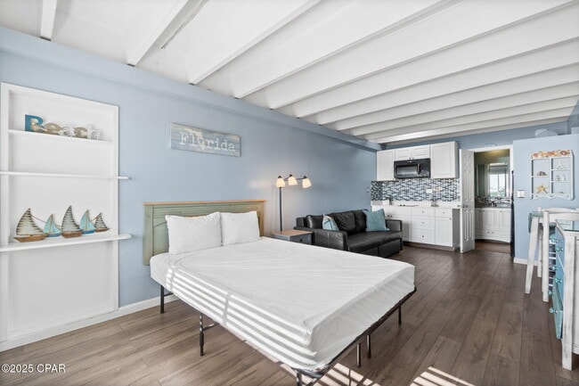 Foto del edificio - 14401 Front Beach Rd