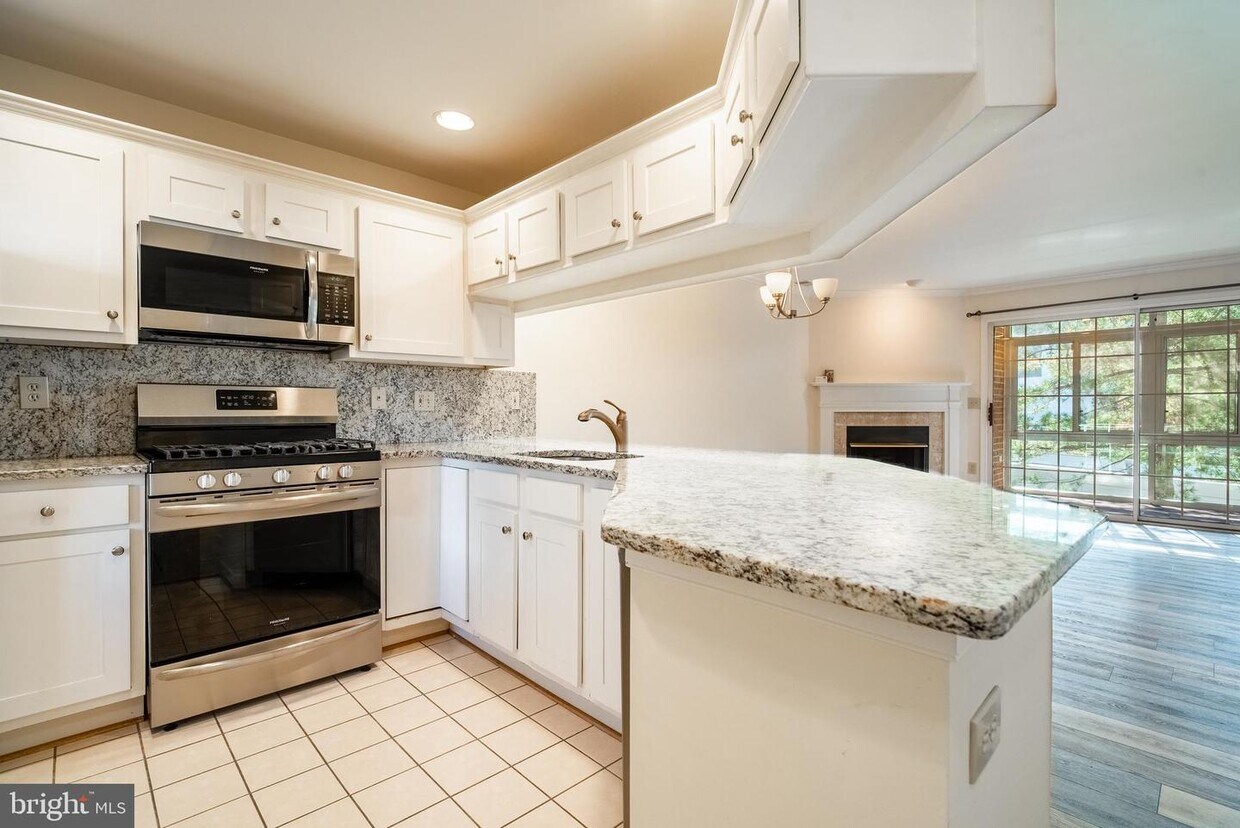 6924 Fairfax Dr Unit 208, Arlington, VA 22213 Condo for Rent in