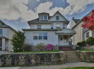 Building Photo - 2027 Prospect Ave