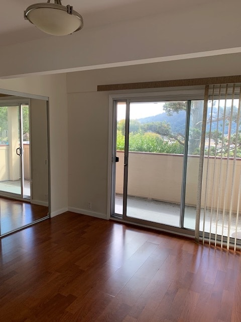 Building Photo - 320 Via Casitas