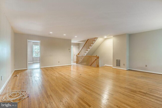 Foto del edificio - 1059 N George Mason Dr