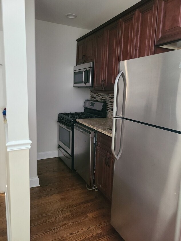 Primary Photo - 4024 N Ashland Ave