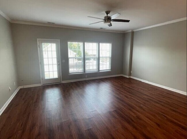 Building Photo - Blakeney Greens 3 bedrooms and 4 full bath...