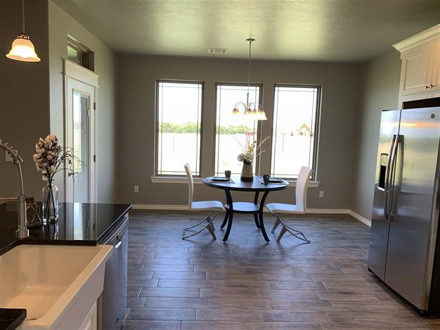 Foto del edificio - 5380 NE Snowy Owl Rd
