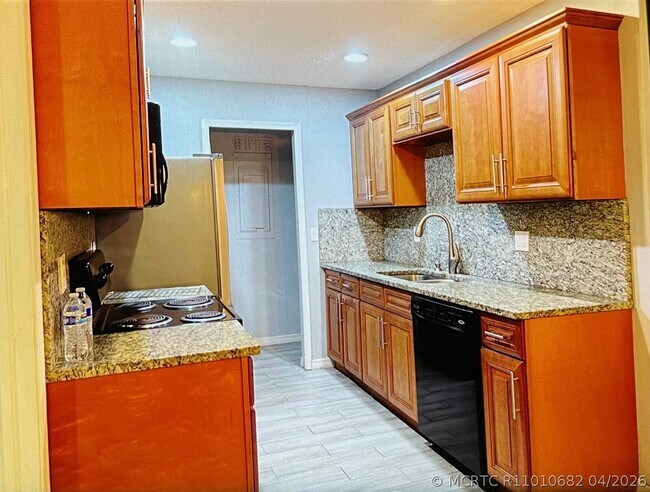 Building Photo - 11881 Sturbridge Ln