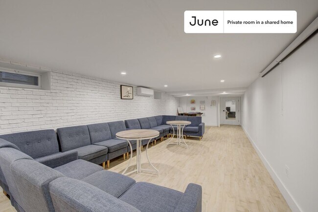 Foto del edificio - Functional ROOM at The Woodbine House