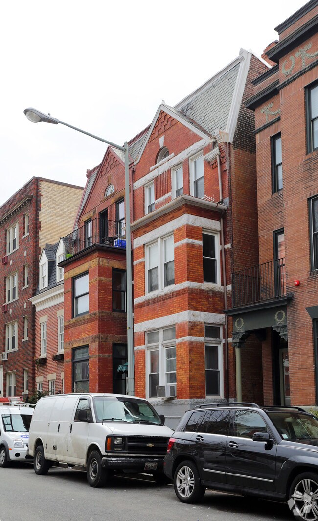 Building Photo - 1828 Swann St NW