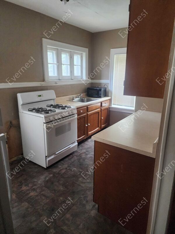 Foto del edificio - 6518 Glenmore Ave