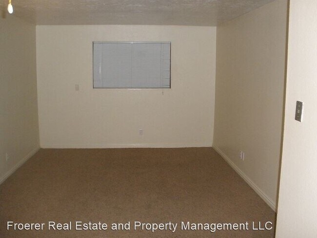 Building Photo - 980 W 300 S