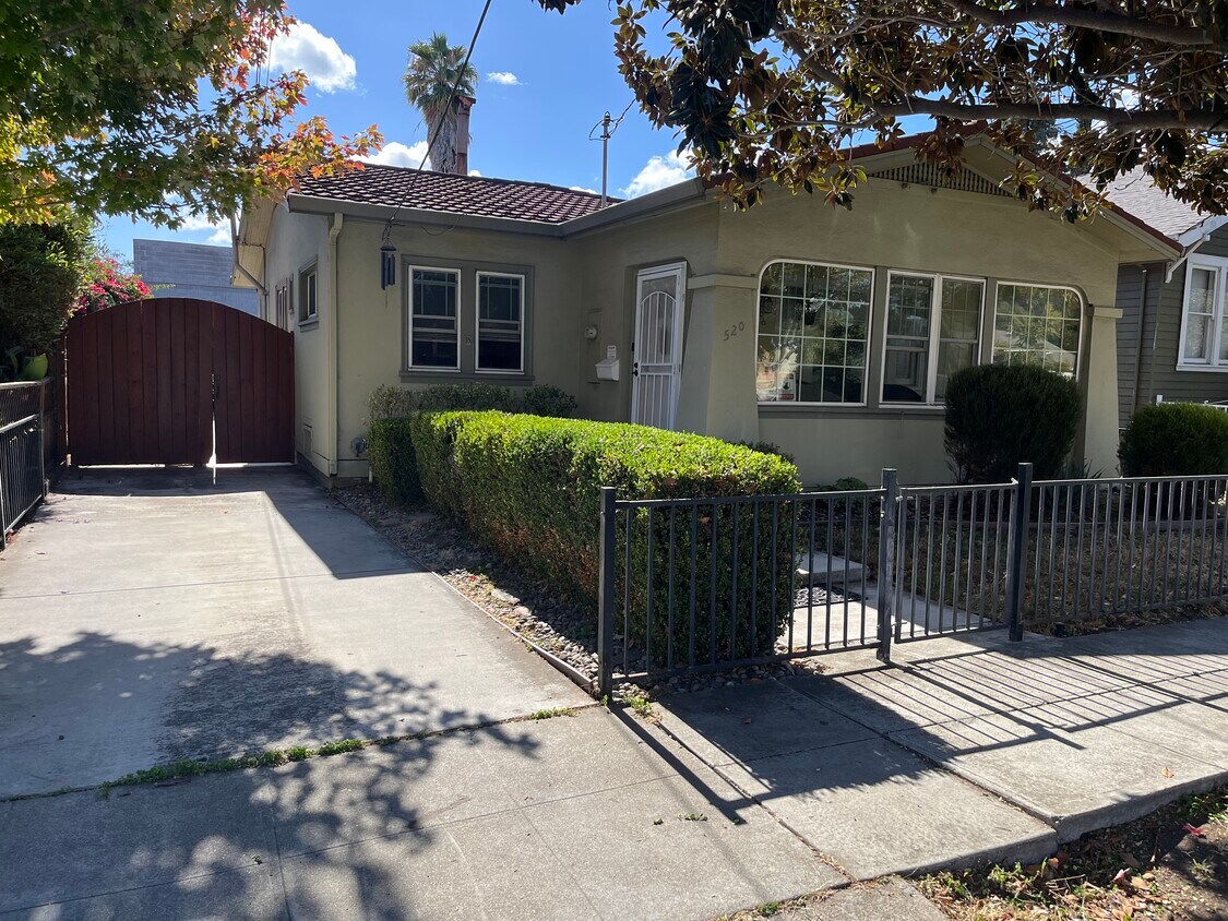Foto principal - 520 Columbia Ave