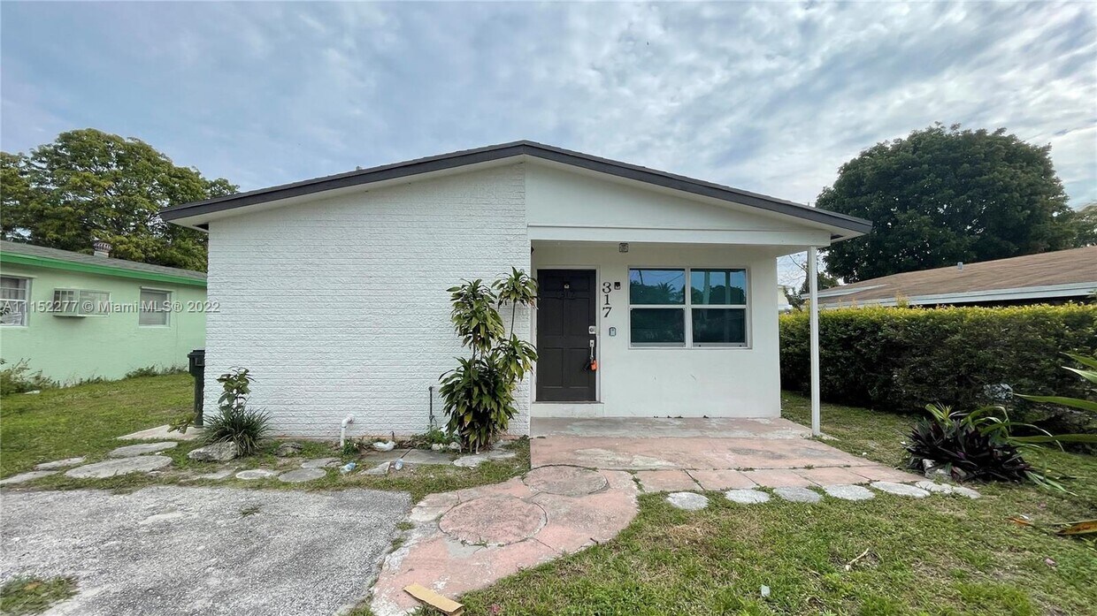 317 SW 8th Ave, Delray Beach, FL 33444 House Rental in Delray Beach