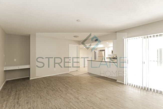 Building Photo - REDUCED!