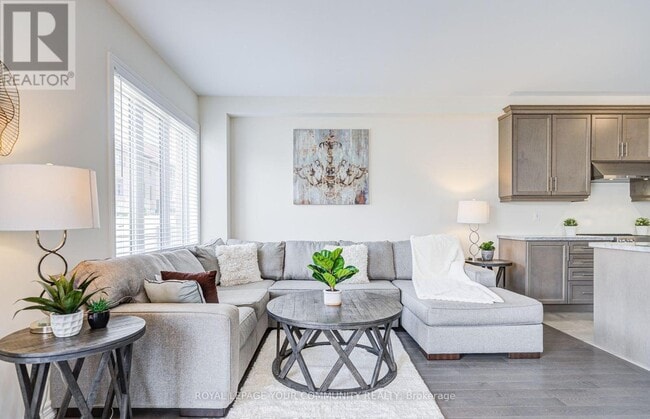 Photo du bâtiment - 290 Silk Twist Dr