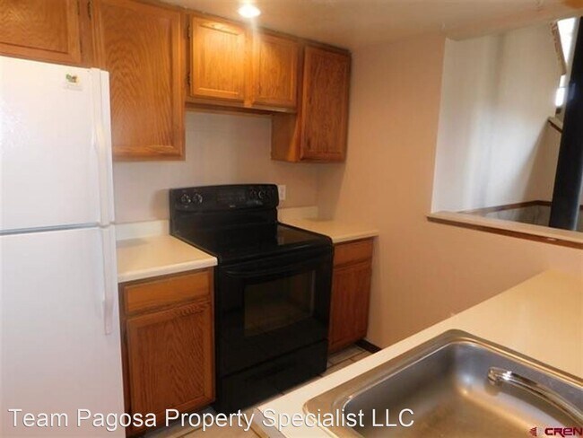 Building Photo - 2 br, 1.5 bath House - 21 West Golf #4