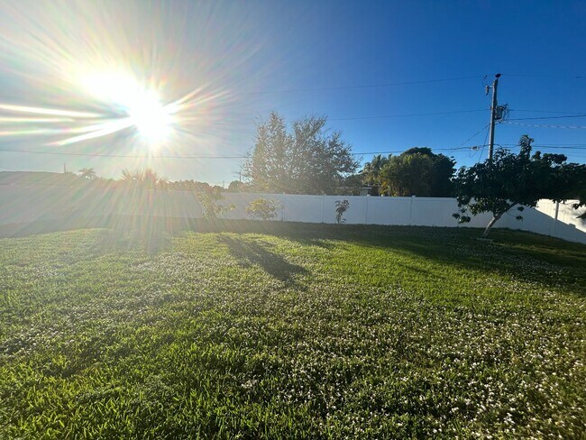 Foto del edificio - 3/2 Home with Fenced in yard