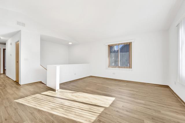 Building Photo - 4 bedroom in Libertyville IL 60048