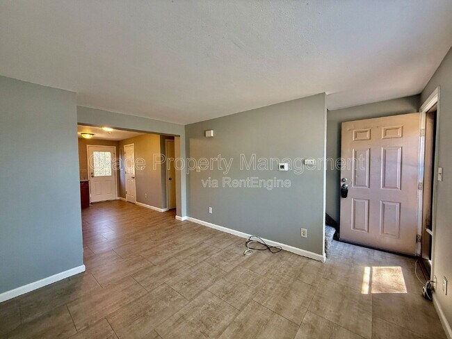 Foto del edificio - 7899 York St