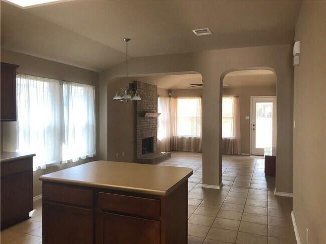 Foto del edificio - 11512 McDows Hole Ln