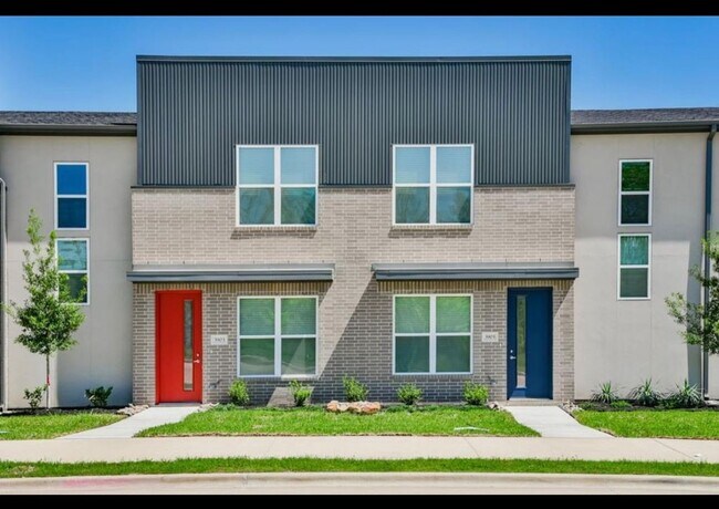 Foto del edificio - Like New  - 3 Bedroom Townhome in Barron C...