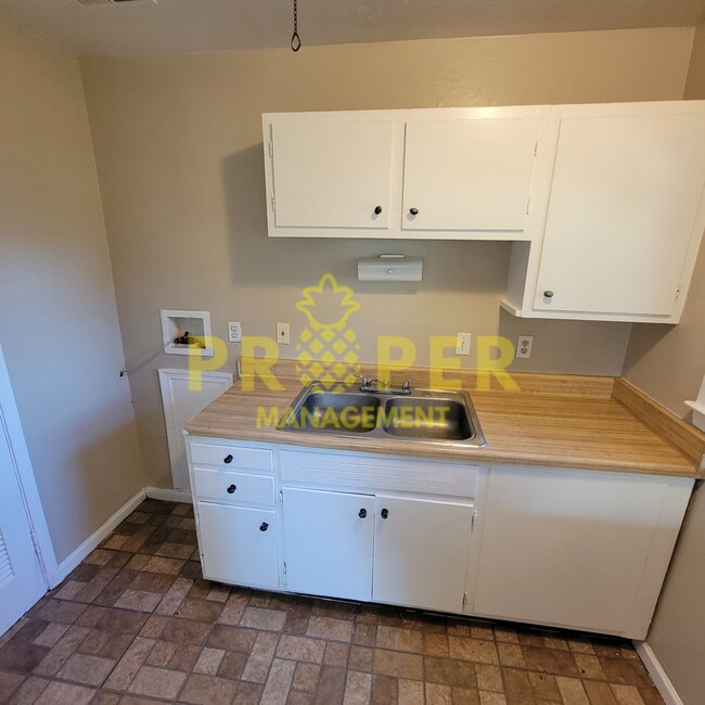 Building Photo - 3 Bed 1 Bath Ranch in Dayton, Ohio