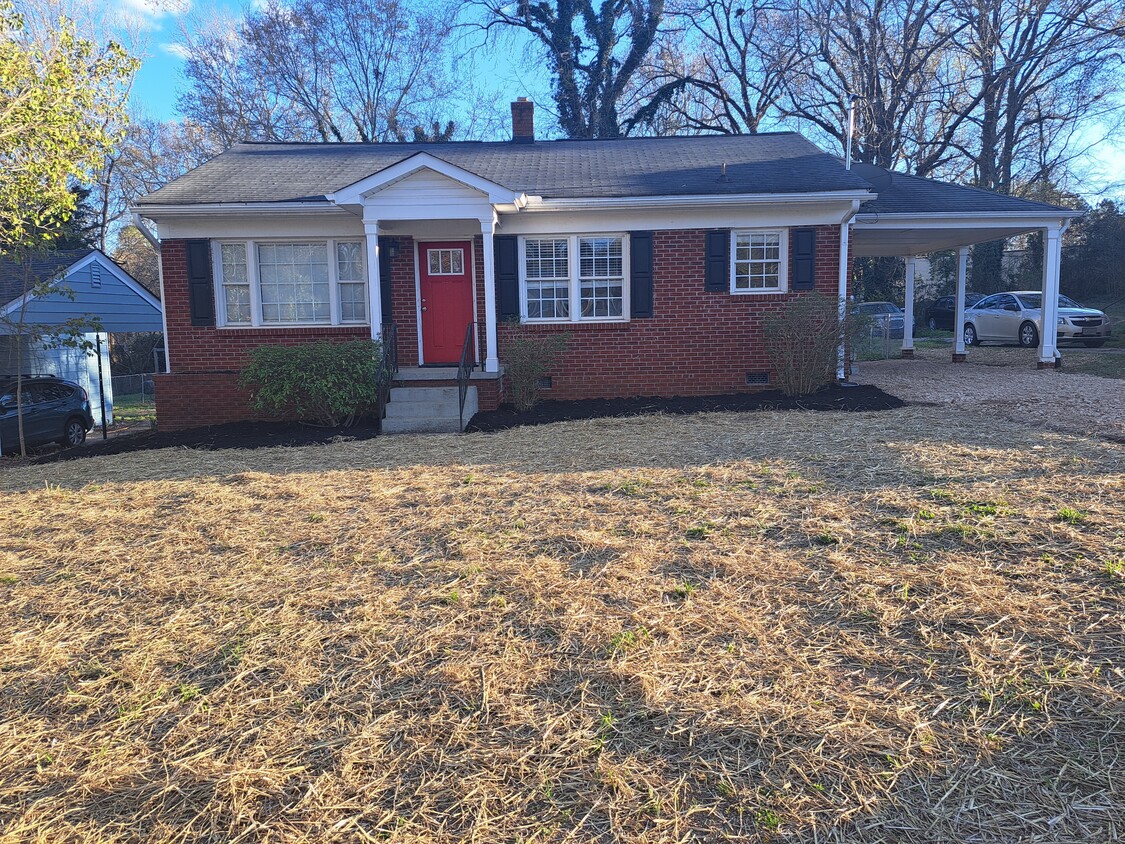 Primary Photo - 10 Farley Ave