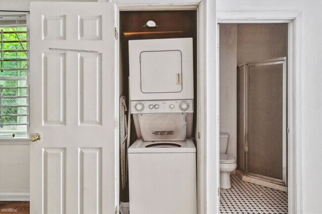 Foto del edificio - 2 br, 1 bath Triplex - 1812 W BERKS ST Unit A