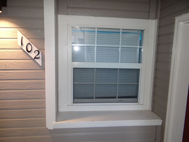 1 bed 1 bath condo with 650 sf. off Jewell and Sheridan - 1 bed 1 bath condo with 650 sf. off Jewell and Sheridan