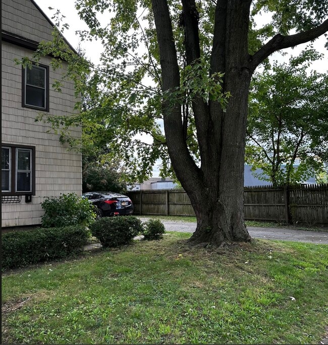 Foto del edificio - 9 Hickory St