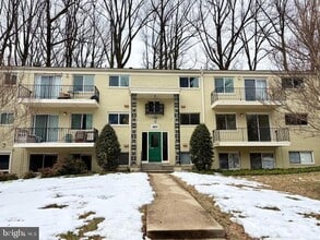 Building Photo - 10624 Kenilworth Ave