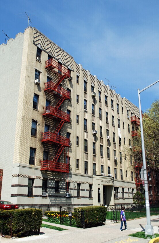 450 Ocean Parkway Apartments in Brooklyn, NY
