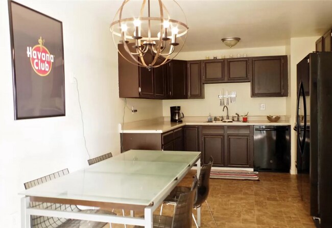 Building Photo - 9042 Perry St