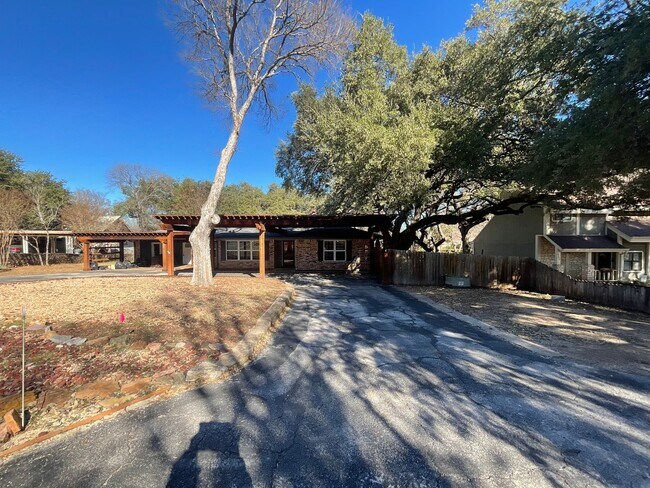 Foto del edificio - 5303 Shady Oak Cir