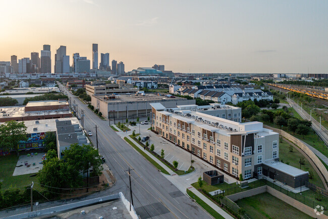 3101 McKinney St - Sunrise Lofts