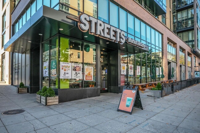 Building Photo - 1450 Harvard St NW