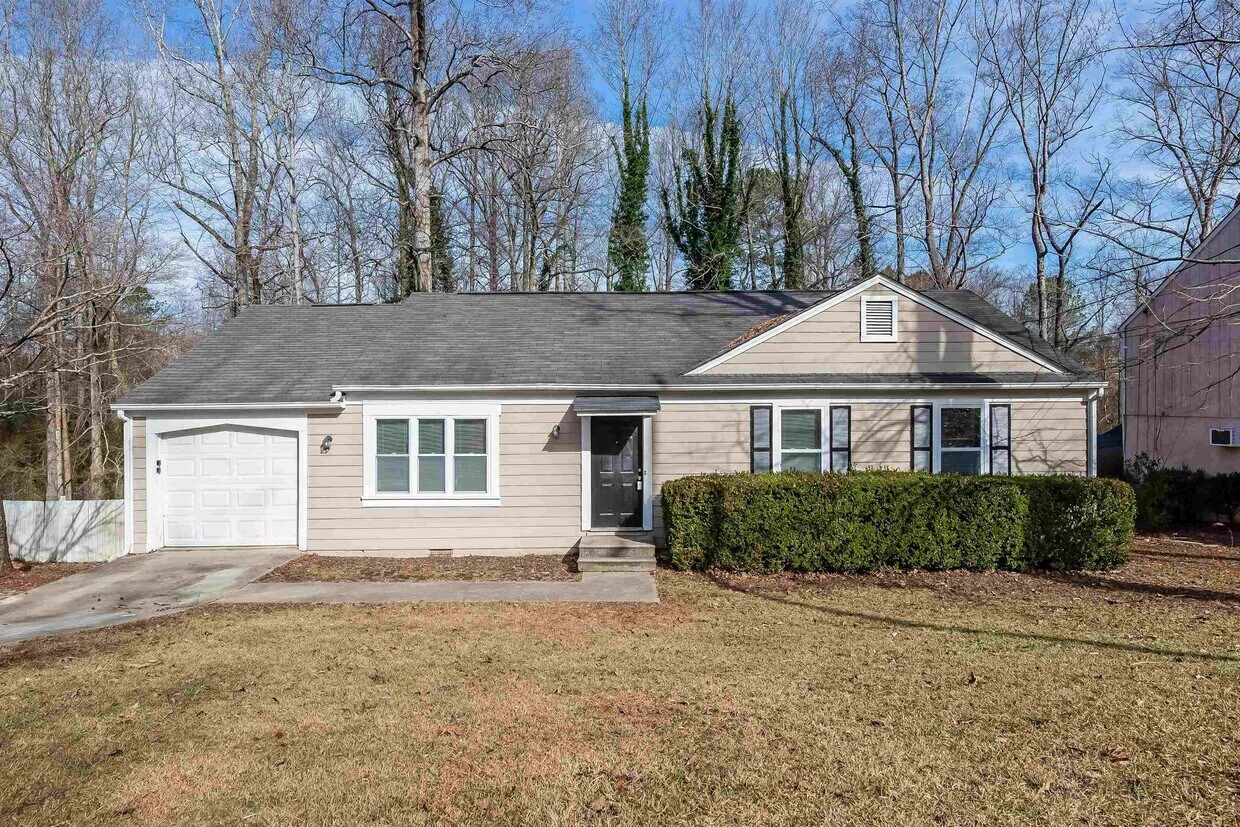 3154 Chippewa Dr, Rex, GA 30273 House Rental in Rex, GA