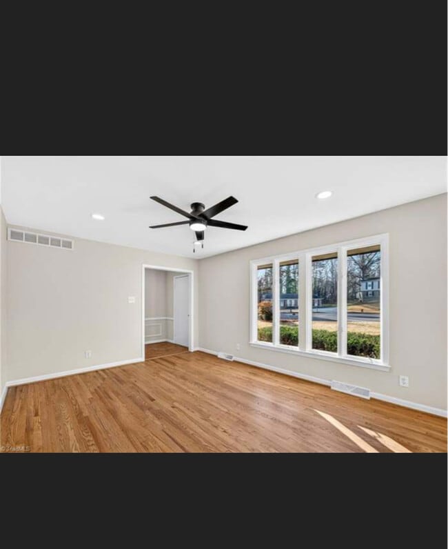 Building Photo - 2204 Dulaire Rd